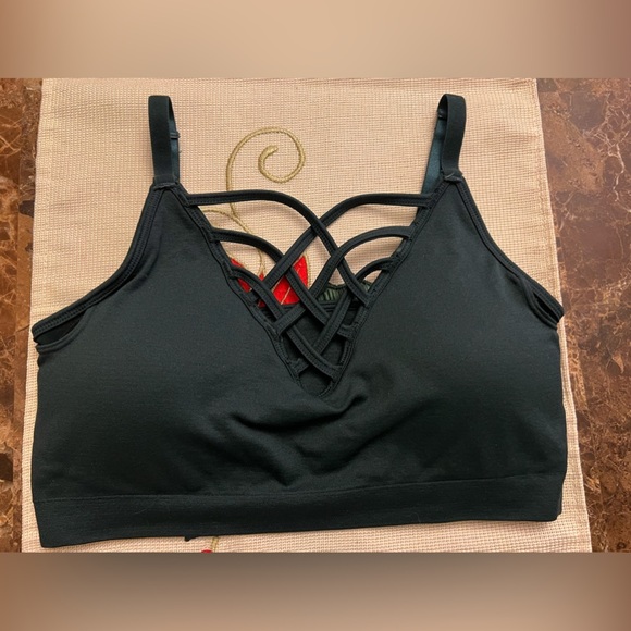 Bundle of 4 bralettes 💚🖤❤️🧡 - Picture 9 of 15